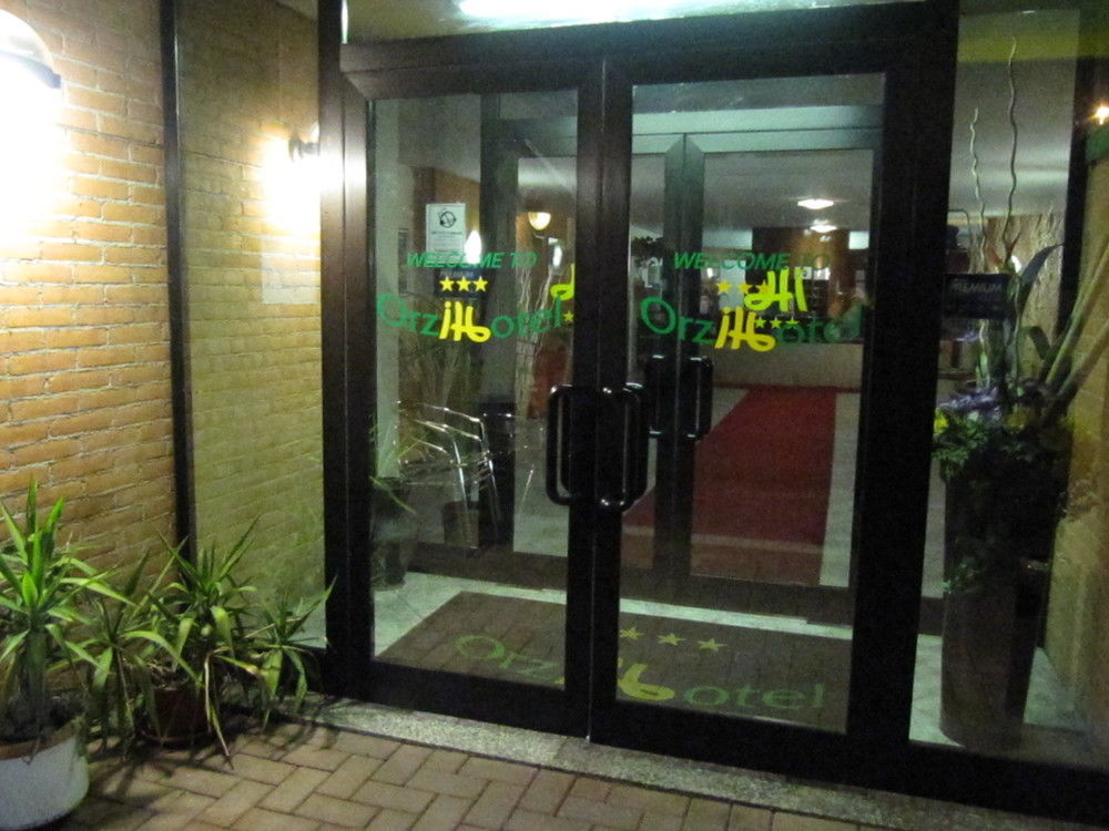 Orzihotel Orzivecchi Bagian luar foto