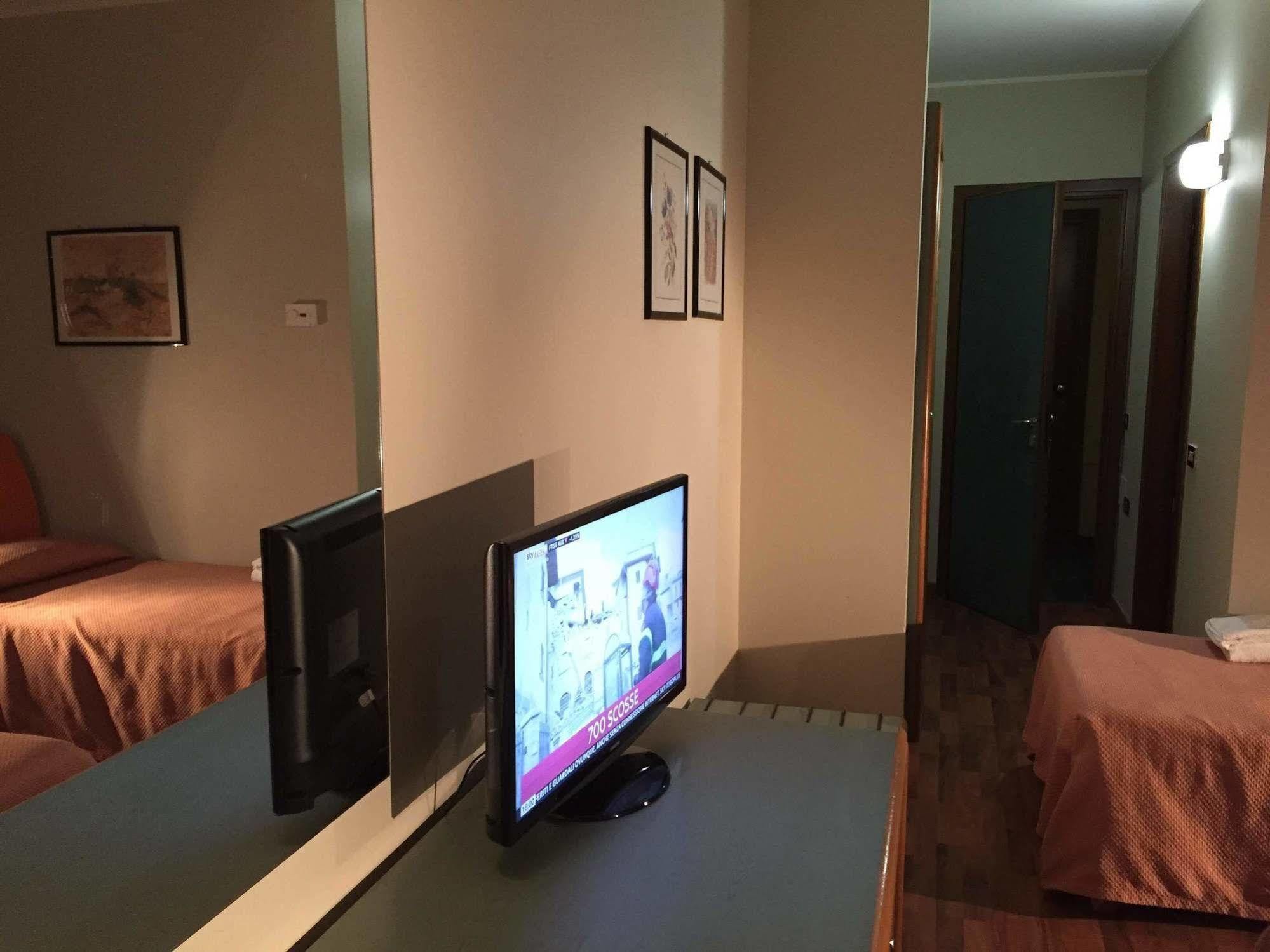 Orzihotel Orzivecchi Bagian luar foto