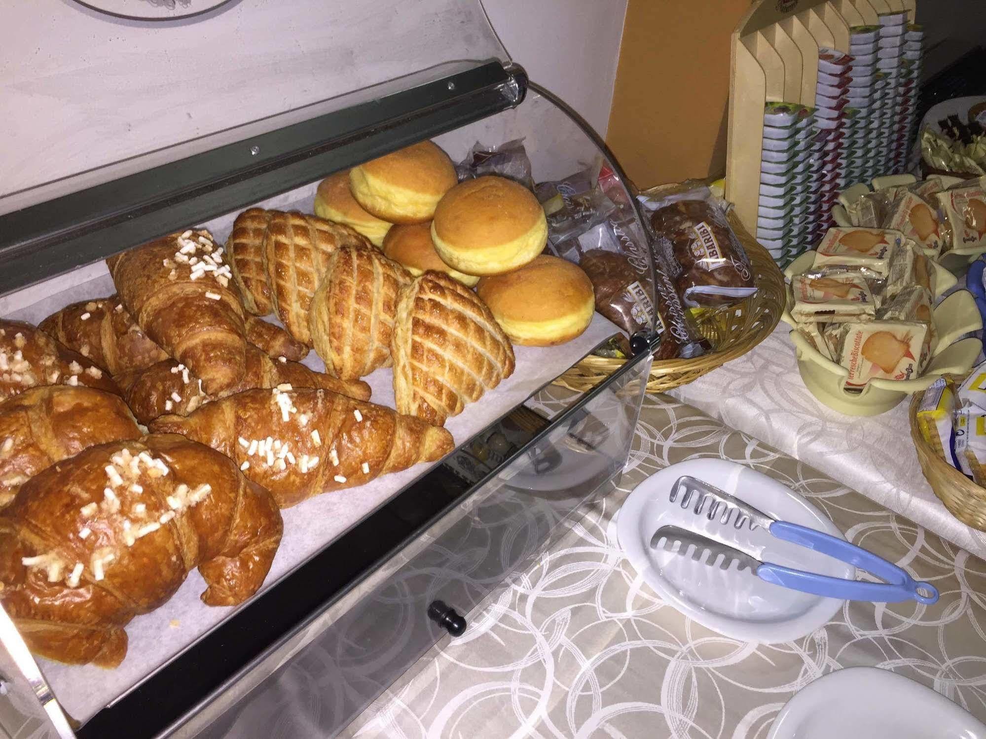 Orzihotel Orzivecchi Bagian luar foto