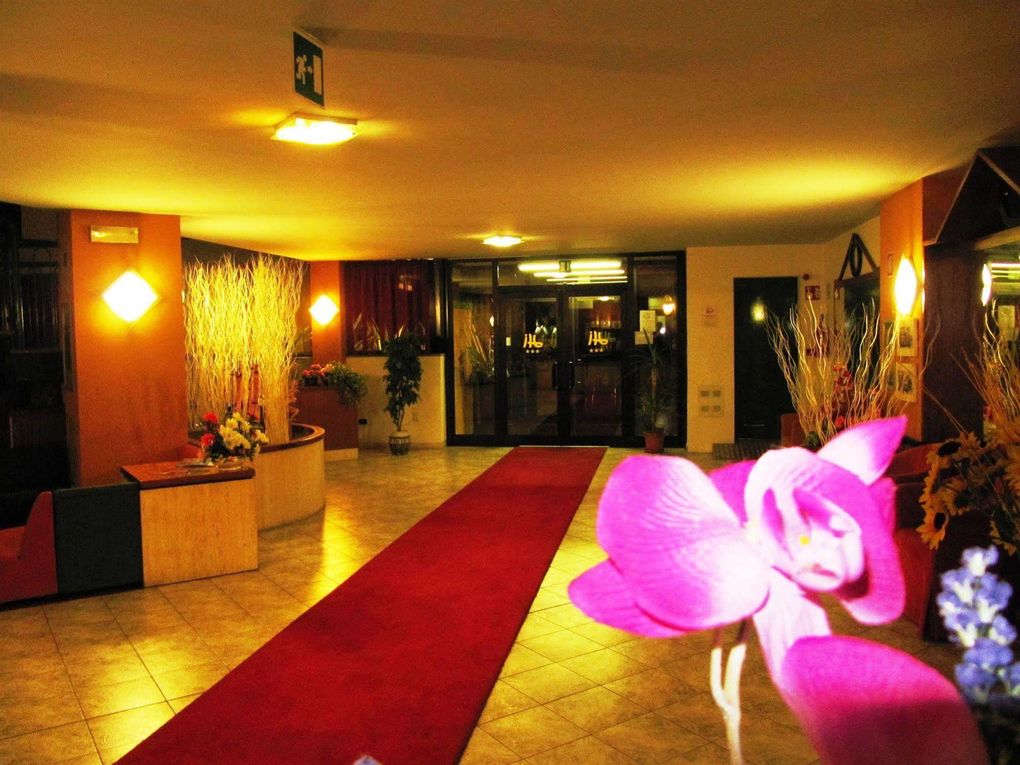 Orzihotel Orzivecchi Bagian luar foto