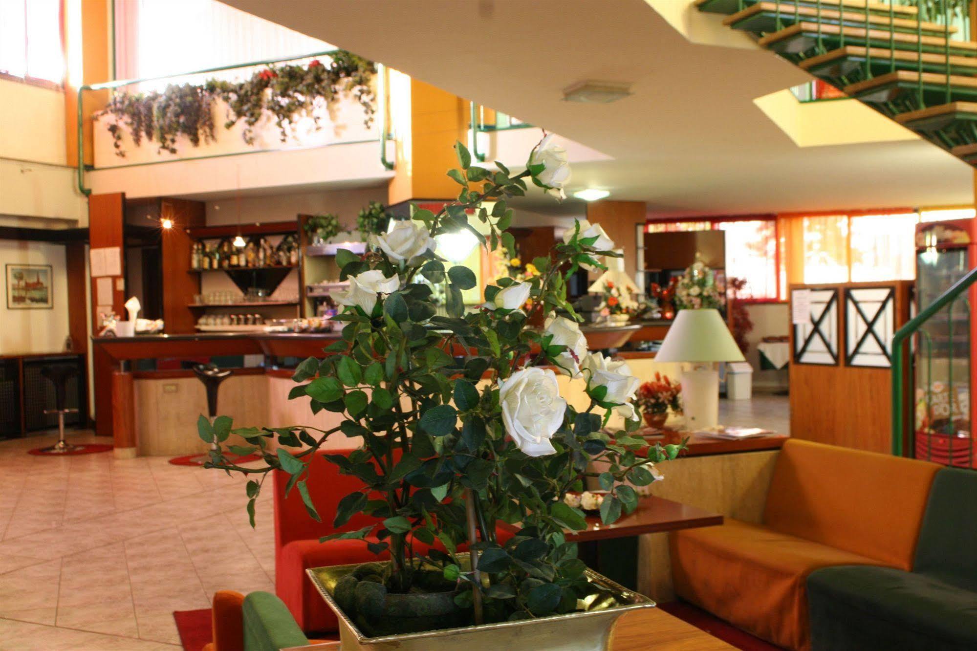 Orzihotel Orzivecchi Bagian luar foto