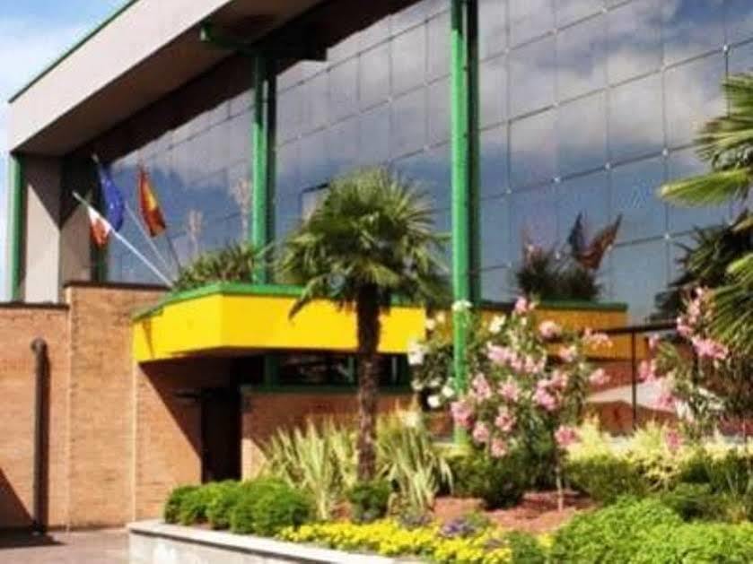 Orzihotel Orzivecchi Bagian luar foto